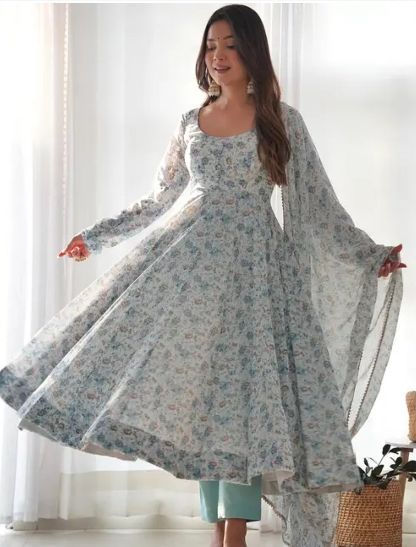Women Georgette Kurta With Dupatta Set