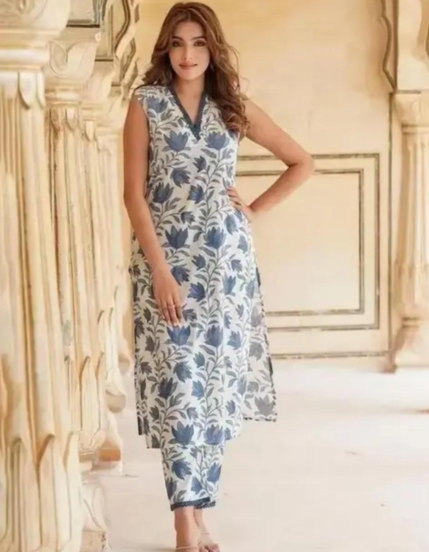 Women Blue Sleeveless Cotton kurti