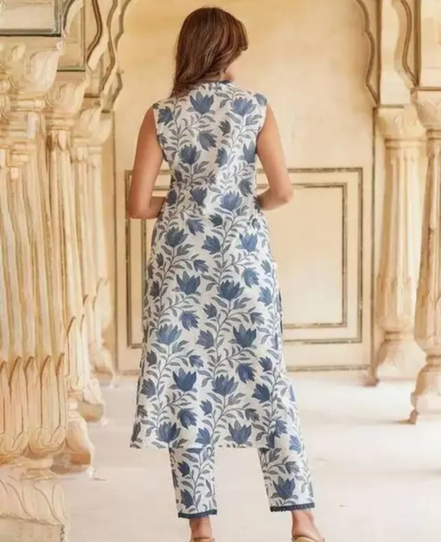 Women Blue Sleeveless Cotton kurti