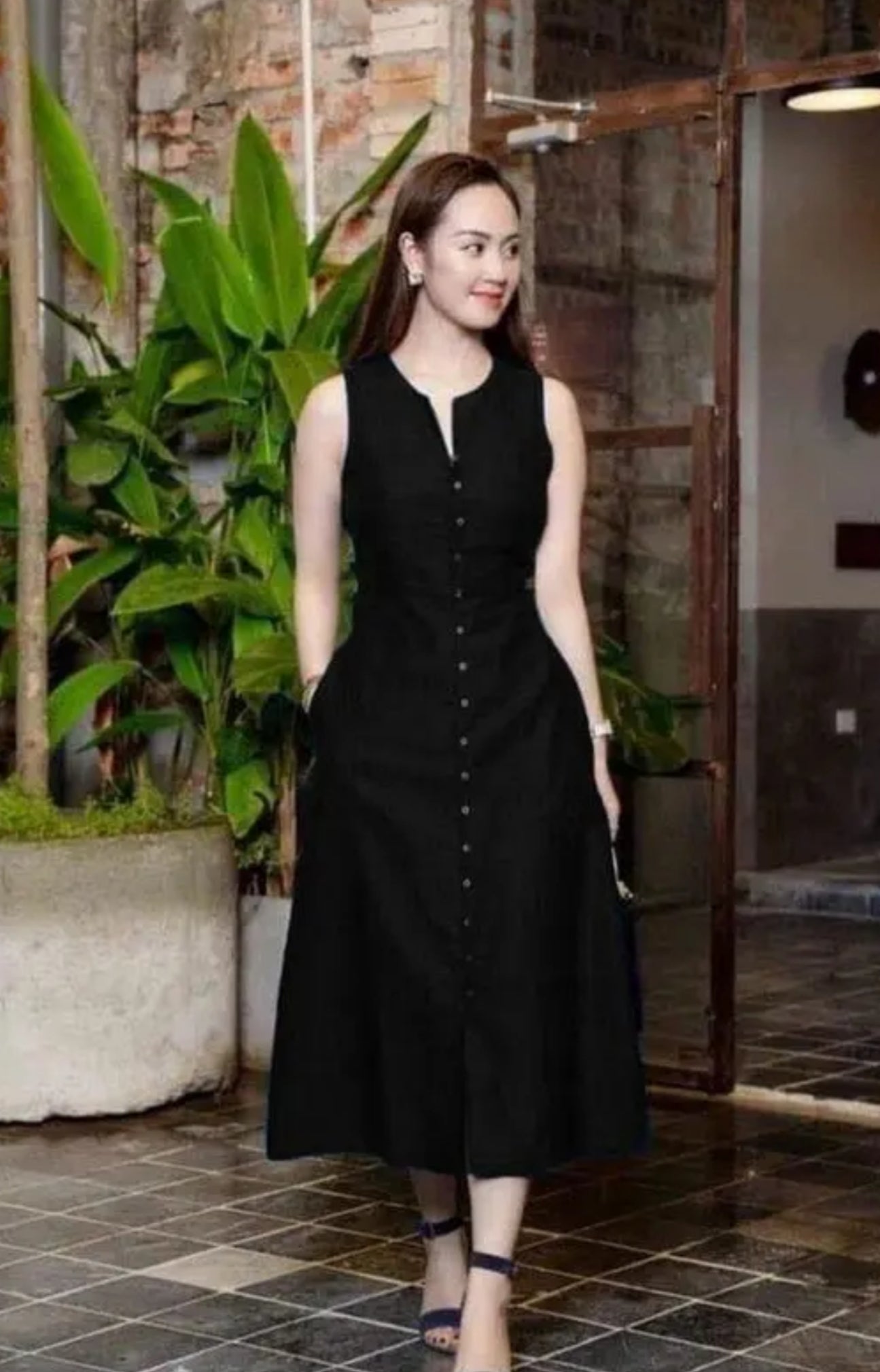 Latest most Trendy  Sleeveless black one pise