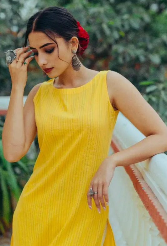 Women yellow Sleeveless cotton kurti