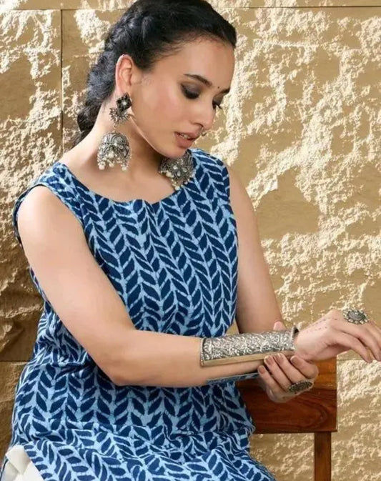Designer sleeveless kurti